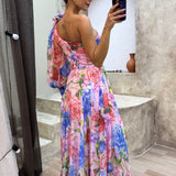 Kate - Elegant and Flowing Dress