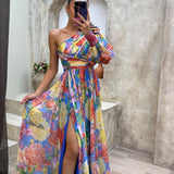 Kate - Elegant and Flowing Dress