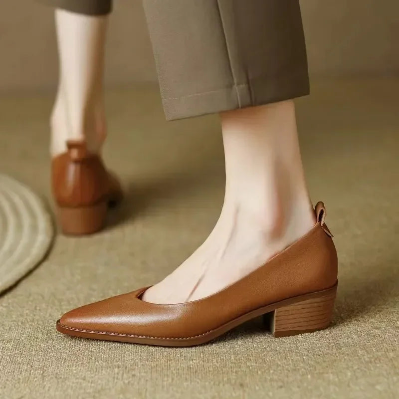 Julie Classic Pumps