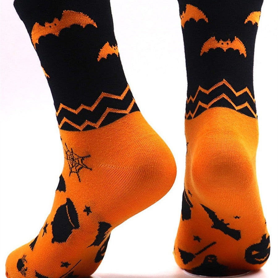 Bella halloween print socks in orange, black, detail view