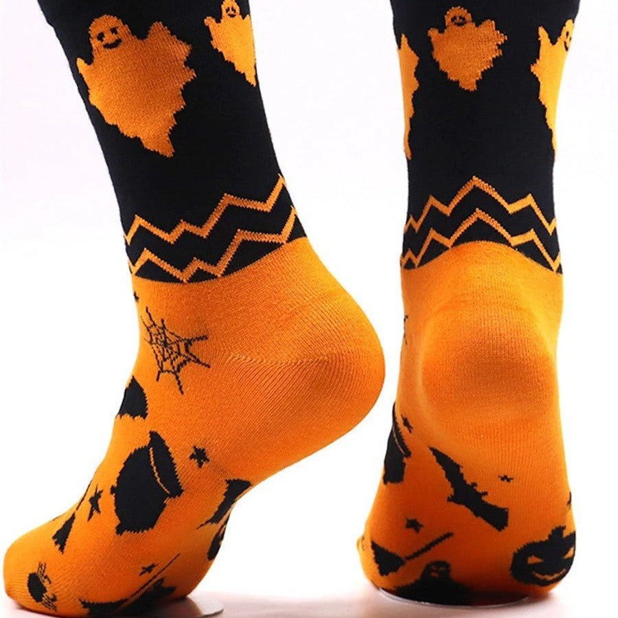 Bella halloween print socks in orange, black, detail view