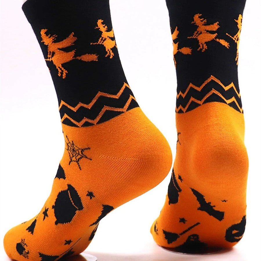Bella halloween print socks in orange, black, detail view